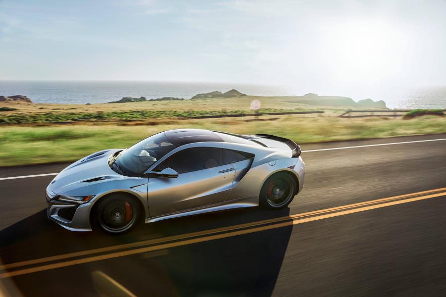  Acura NSX 2018 года  (фото 8 из 57)